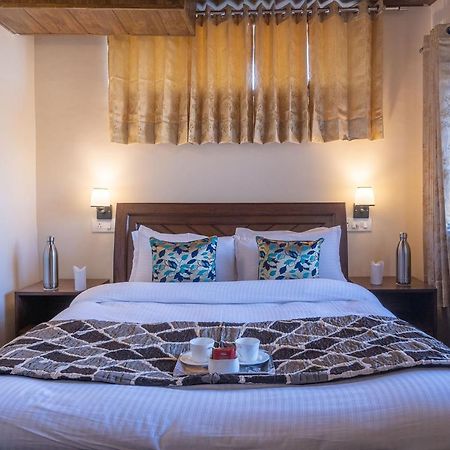Stayvista At Cecil Cottages With Barbeque, Hill View Kasauli Eksteriør bilde